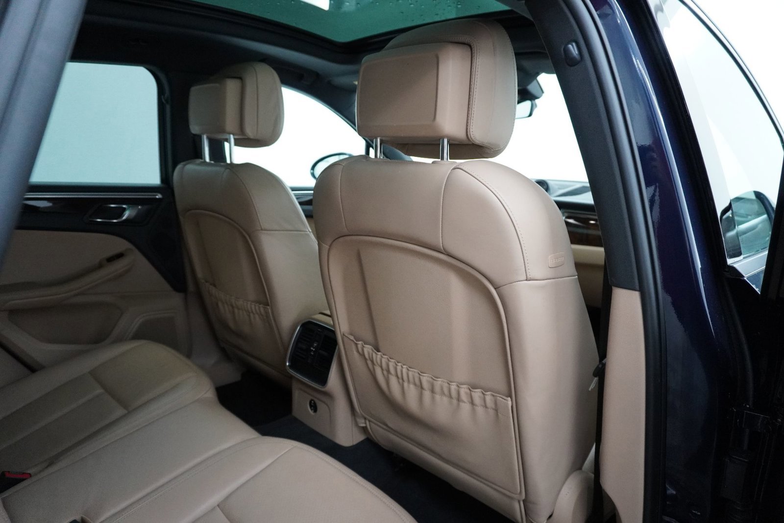 Certified 2023 Porsche Macan Turbo image 28