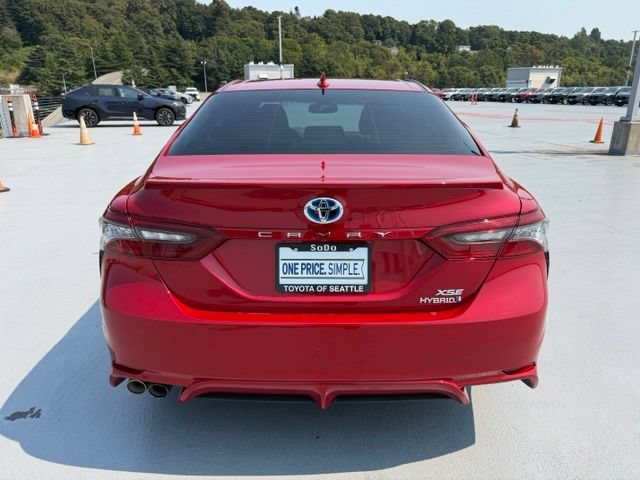 Used 2022 Toyota Camry XSE w/ Navigation Upgrade Package FWD image 4