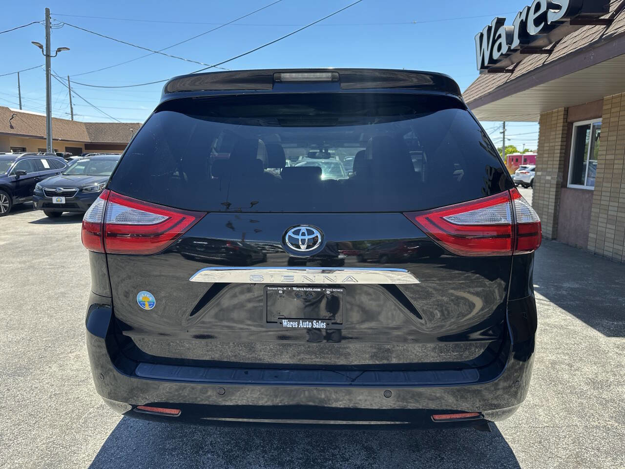 Used 2017 Toyota Sienna Limited Premium AWD/4WD image 16