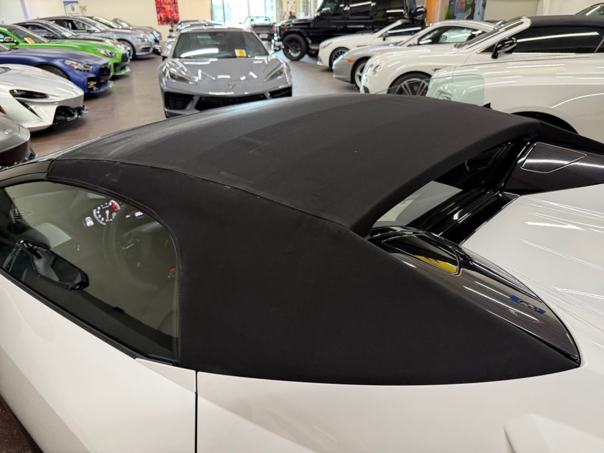 Used 2019 Lamborghini Huracan Performante AWD/4WD image 22