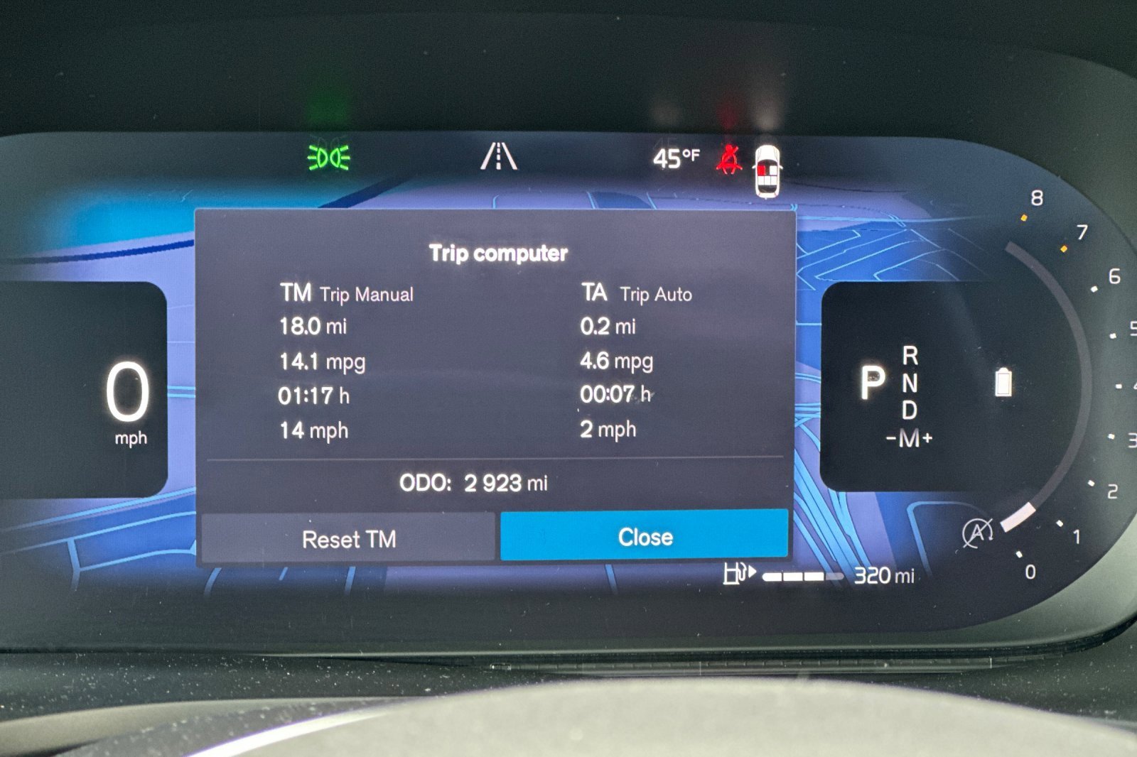 Used 2025 Volvo V60 B5 Cross Country Plus image 29