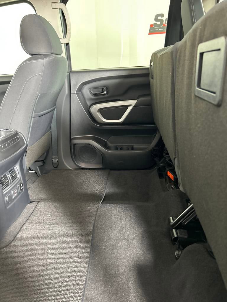 Used 2024 Nissan Titan SV w/ SV Convenience Package image 25