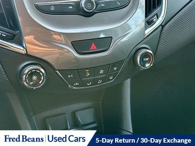 Used 2017 Chevrolet Cruze LT image 17