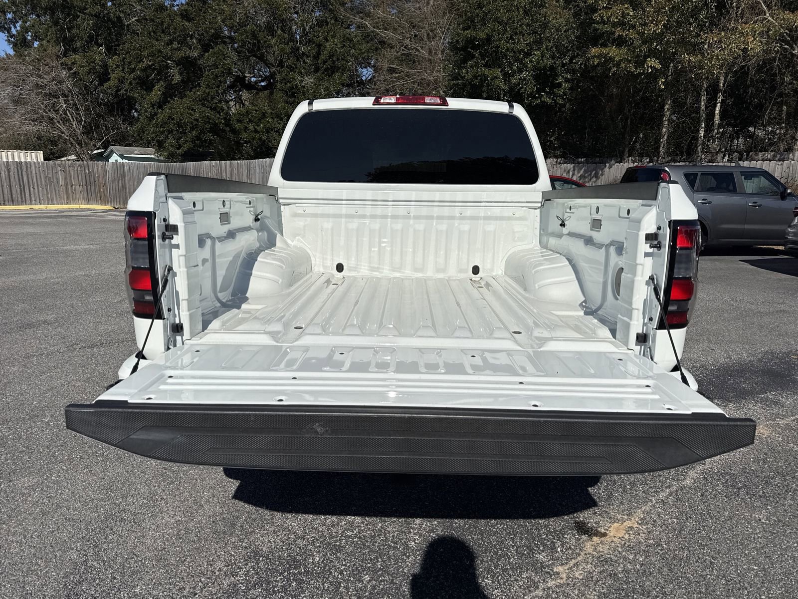 Used 2024 Nissan Frontier SV w/ Tow Package image 27