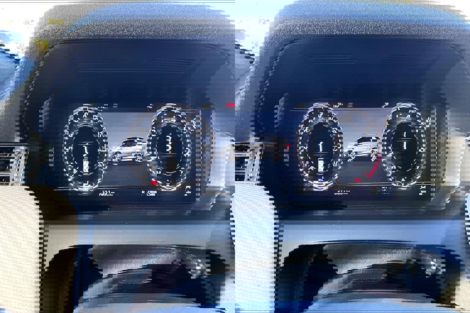 Used 2020 Land Rover Discovery Sport SE R-Dynamic image 18