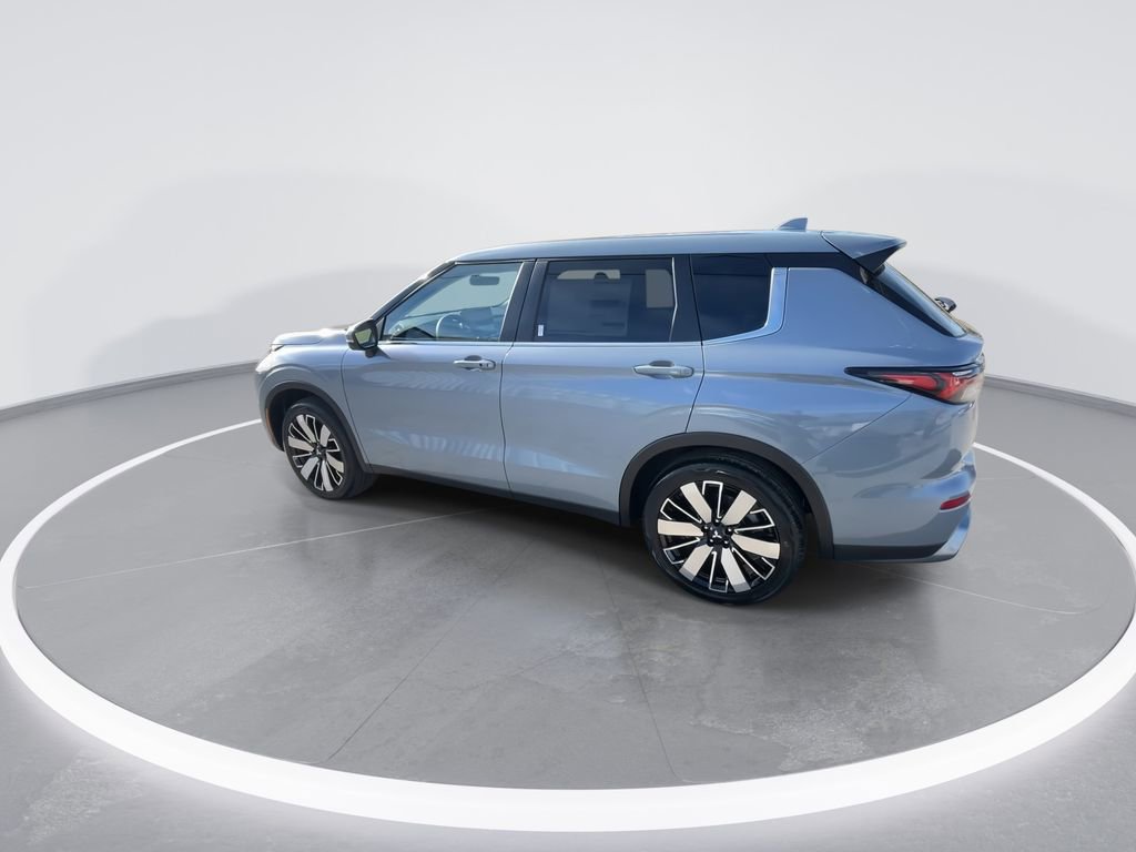 New 2026 Mitsubishi Outlander SE image 6