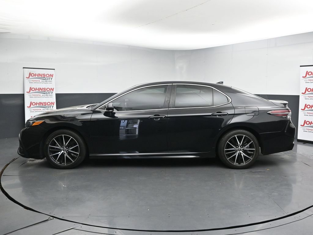 Used 2022 Toyota Camry SE image 5