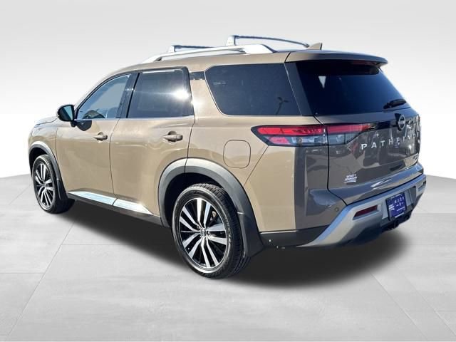 Used 2024 Nissan Pathfinder Platinum w/ Cargo Package image 3