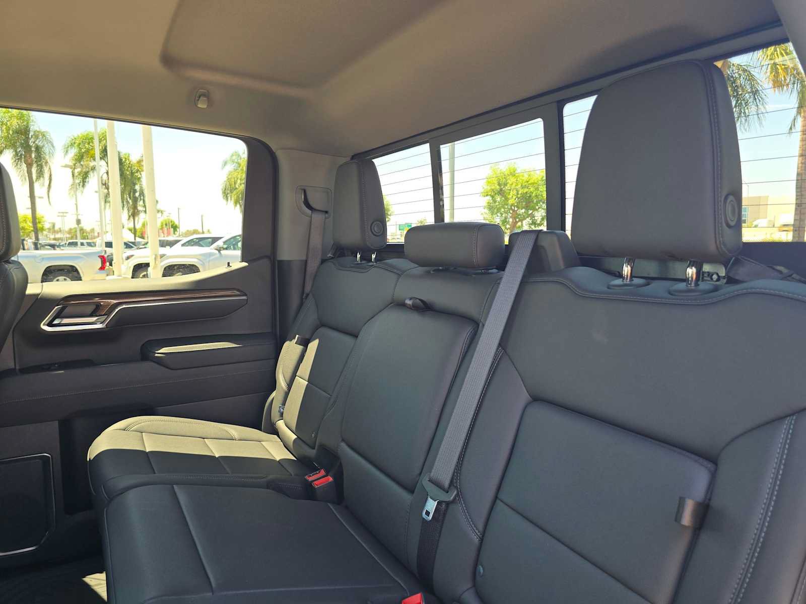 Used 2025 Chevrolet Silverado 1500 LT Trail Boss w/ Convenience Package II AWD/4WD image 17