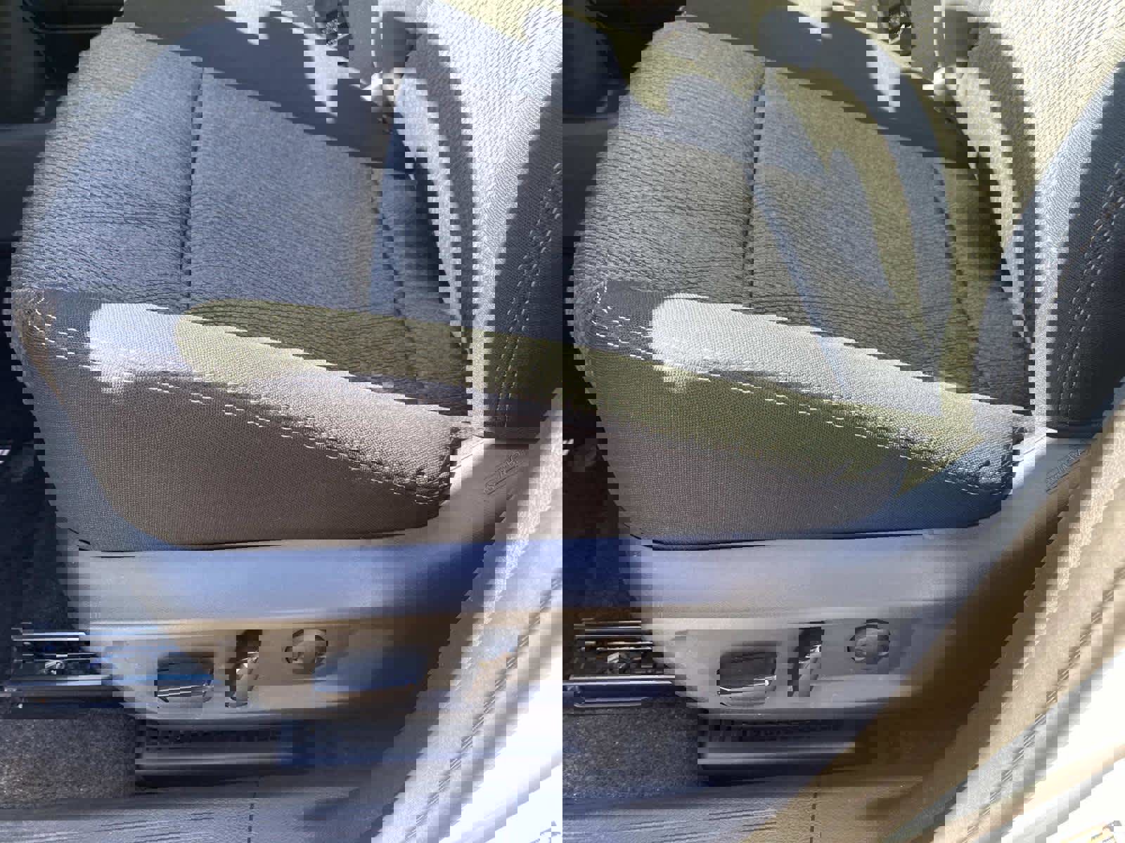 Used 2024 Nissan Rogue SV image 24