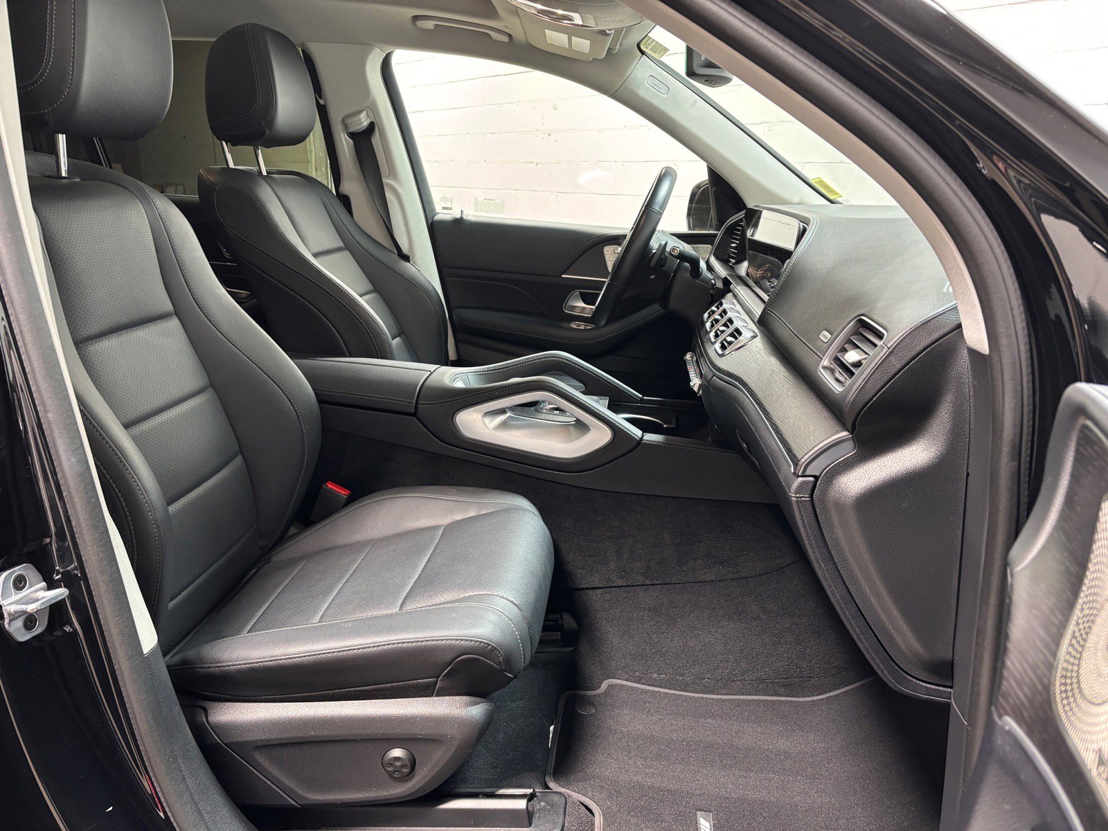Used 2023 Mercedes-Benz GLS 450 4MATIC image 30