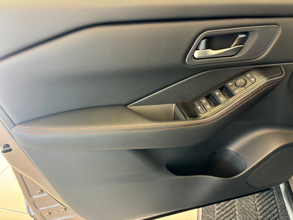 New 2026 Nissan Rogue SV AWD/4WD image 13