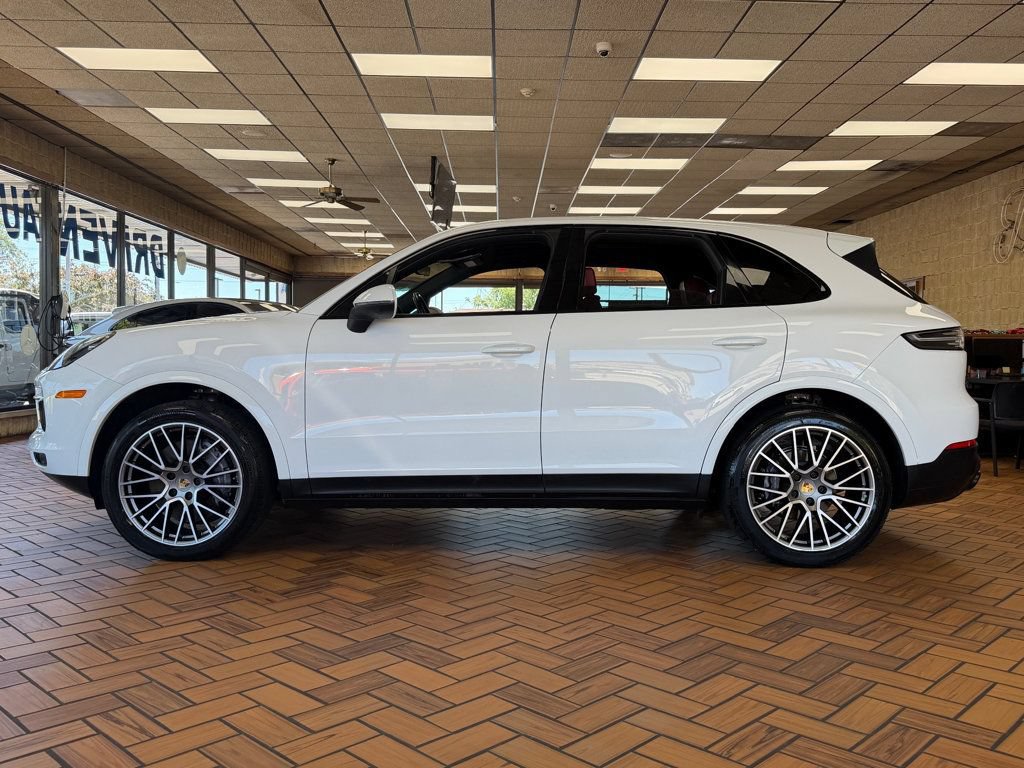 Used 2023 Porsche Cayenne AWD/4WD image 5
