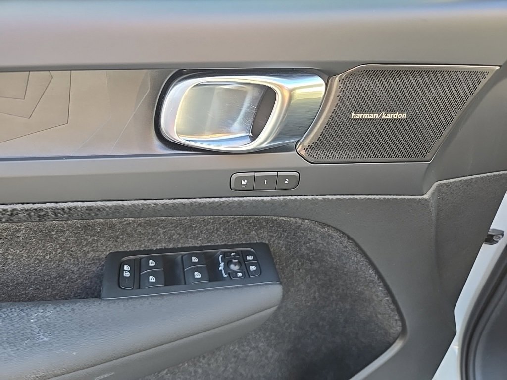 Certified 2024 Volvo XC40 Recharge Ultimate w/ Protection Package Premier image 13