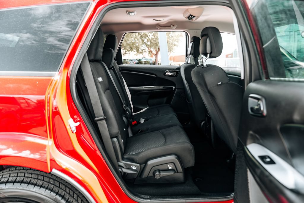 Used 2018 Dodge Journey SXT w/ Connectivity Group FWD image 34