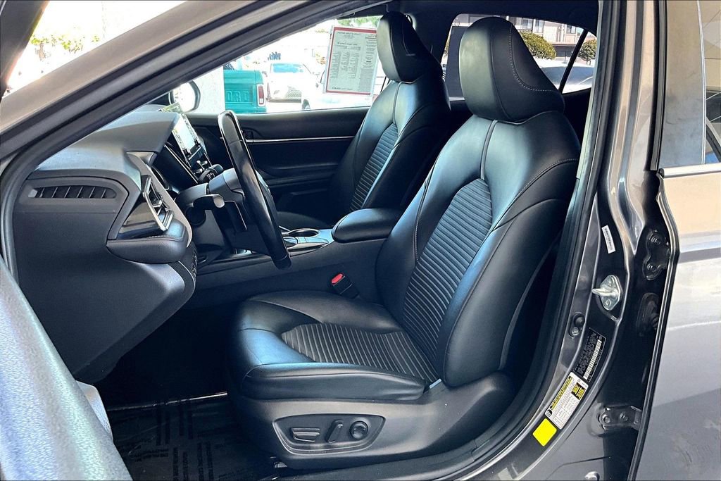 Certified 2022 Toyota Camry SE image 21