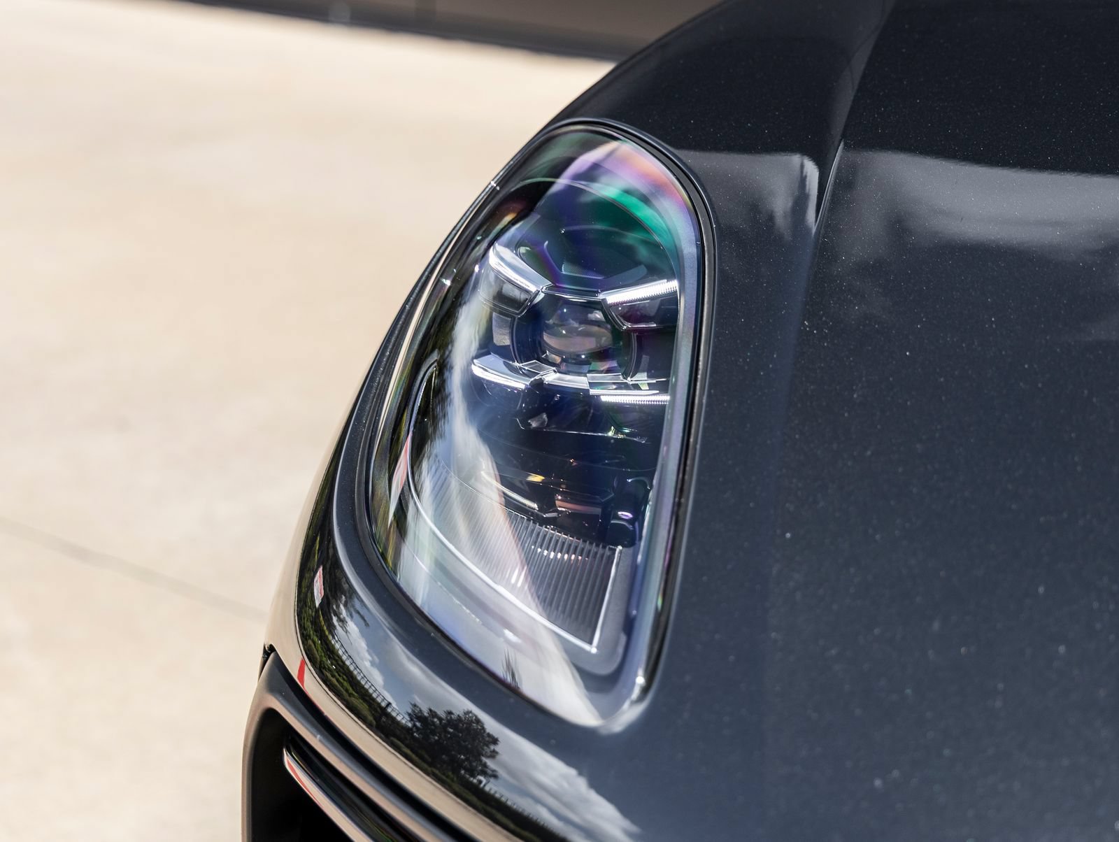 Certified 2024 Porsche Macan S AWD/4WD image 19