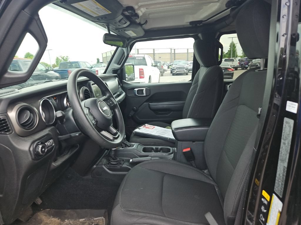 Used 2022 Jeep Wrangler Unlimited Sport AWD/4WD image 15
