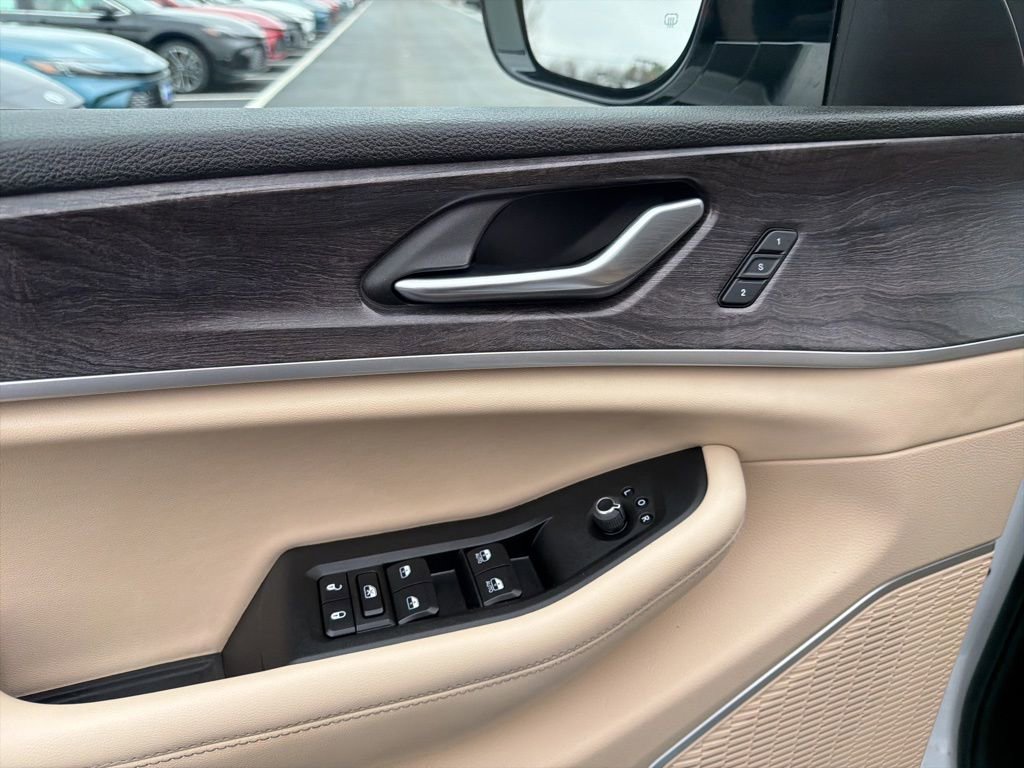 Used 2021 Jeep Grand Cherokee L Limited AWD/4WD image 26