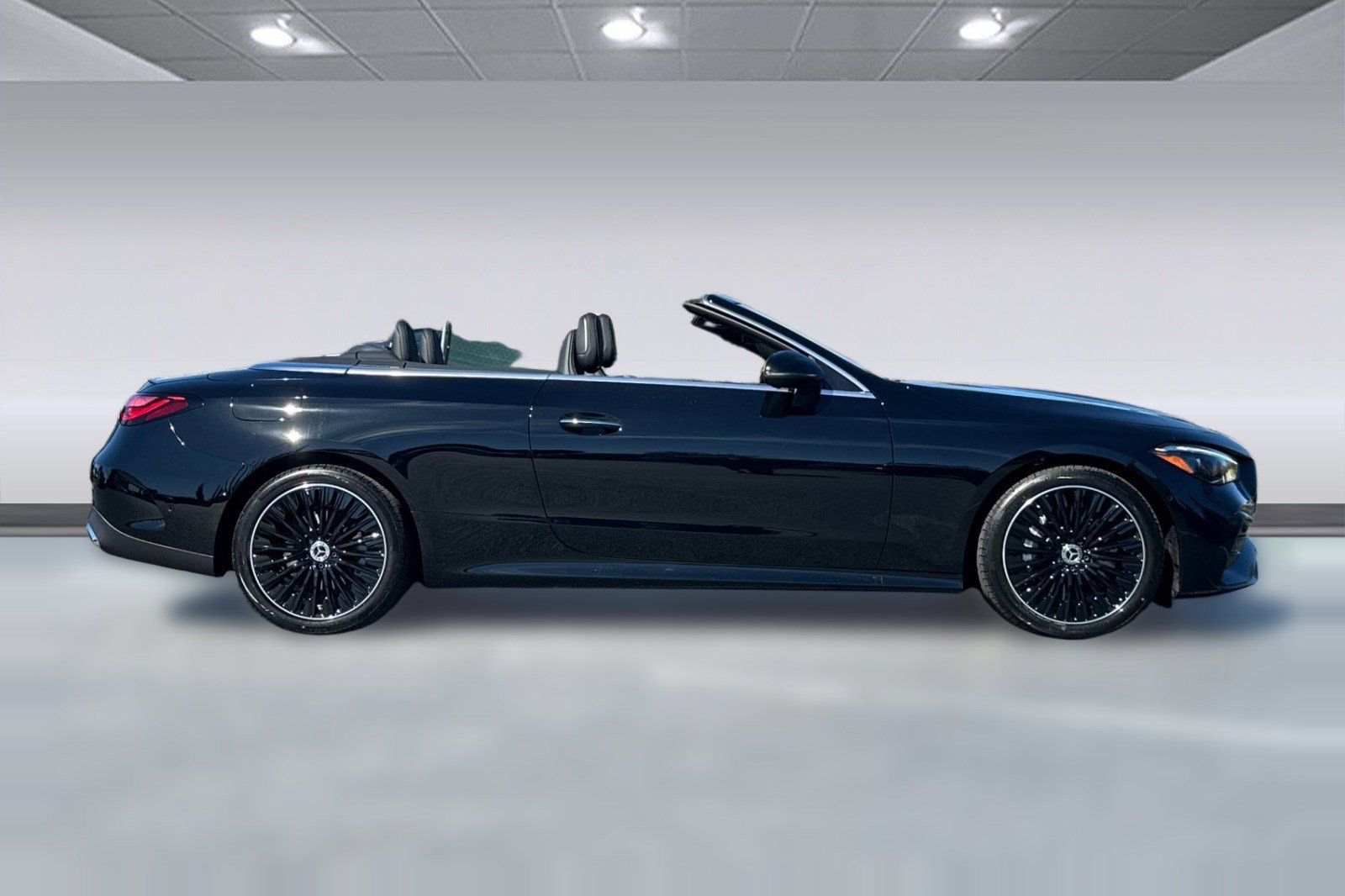 New 2025 Mercedes-Benz CLE 450 4MATIC Cabriolet image 8