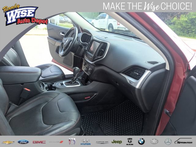 Used 2015 Jeep Cherokee Trailhawk w/ Comfort/Convenience Group AWD/4WD image 20