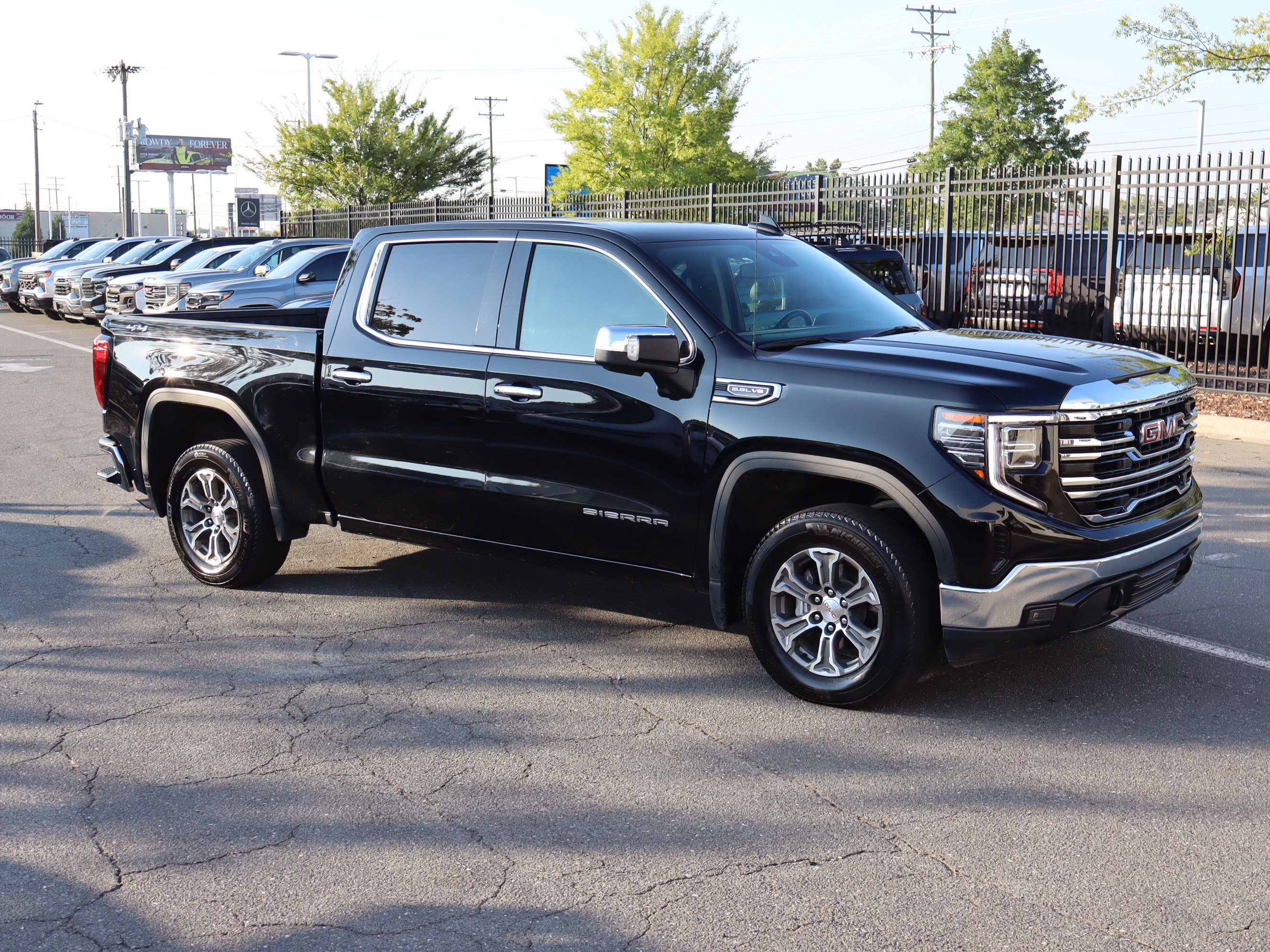 Used 2025 GMC Sierra 1500 SLT AWD/4WD image 2