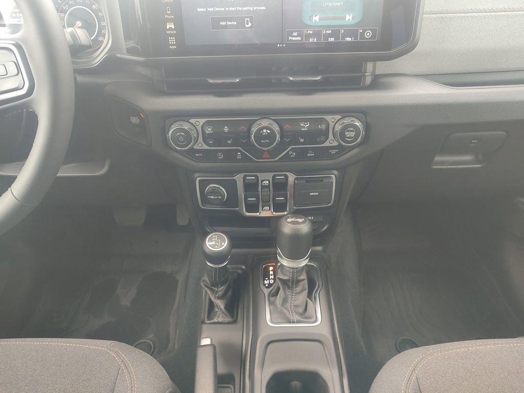 Used 2024 Jeep Wrangler Sport S image 11