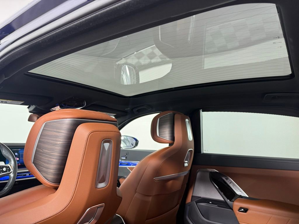 Used 2024 BMW 760i xDrive w/ Executive Package image 22