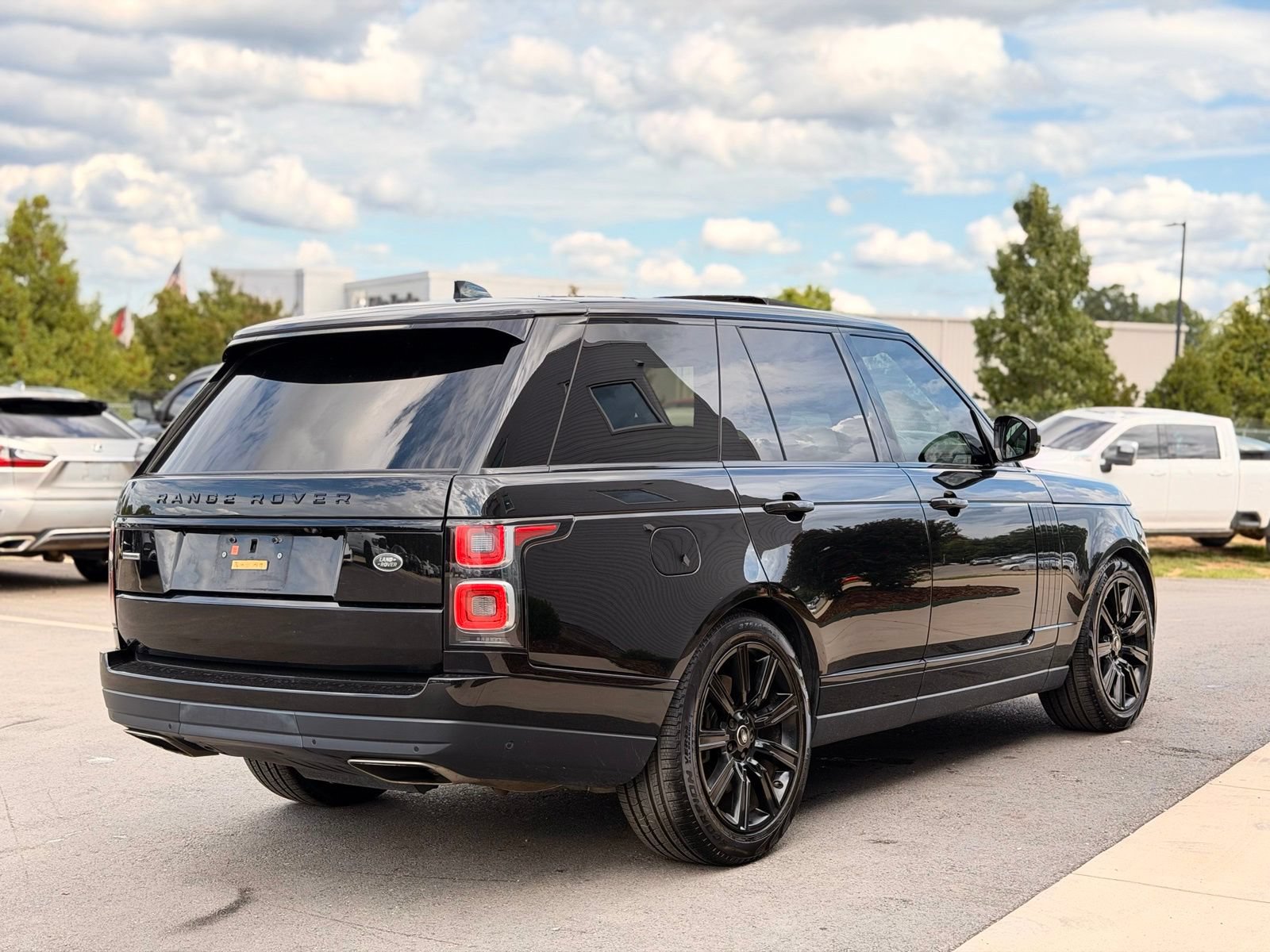 Used 2018 Land Rover Range Rover Supercharged AWD/4WD image 5