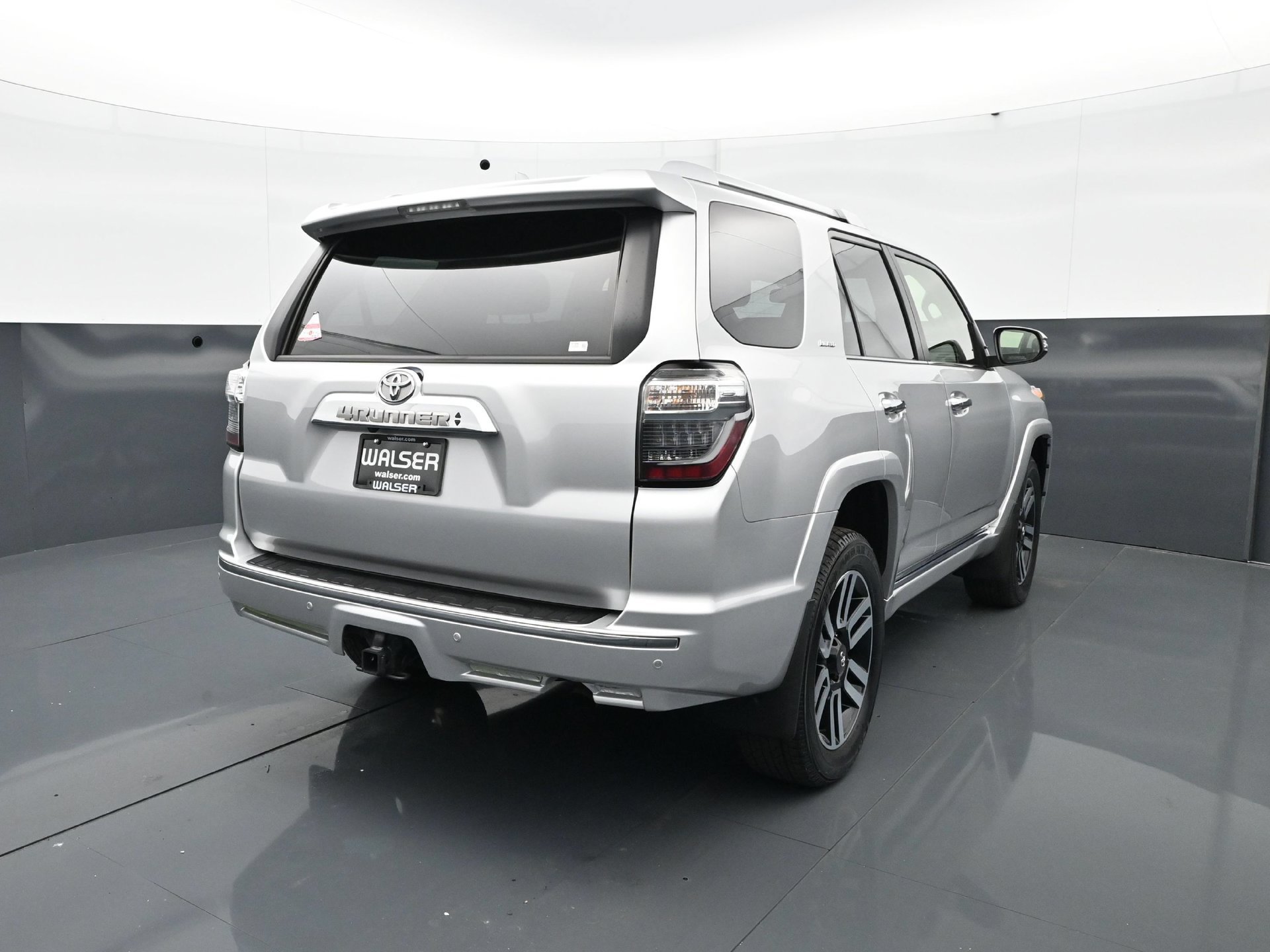 Used 2024 Toyota 4Runner Limited AWD/4WD image 6