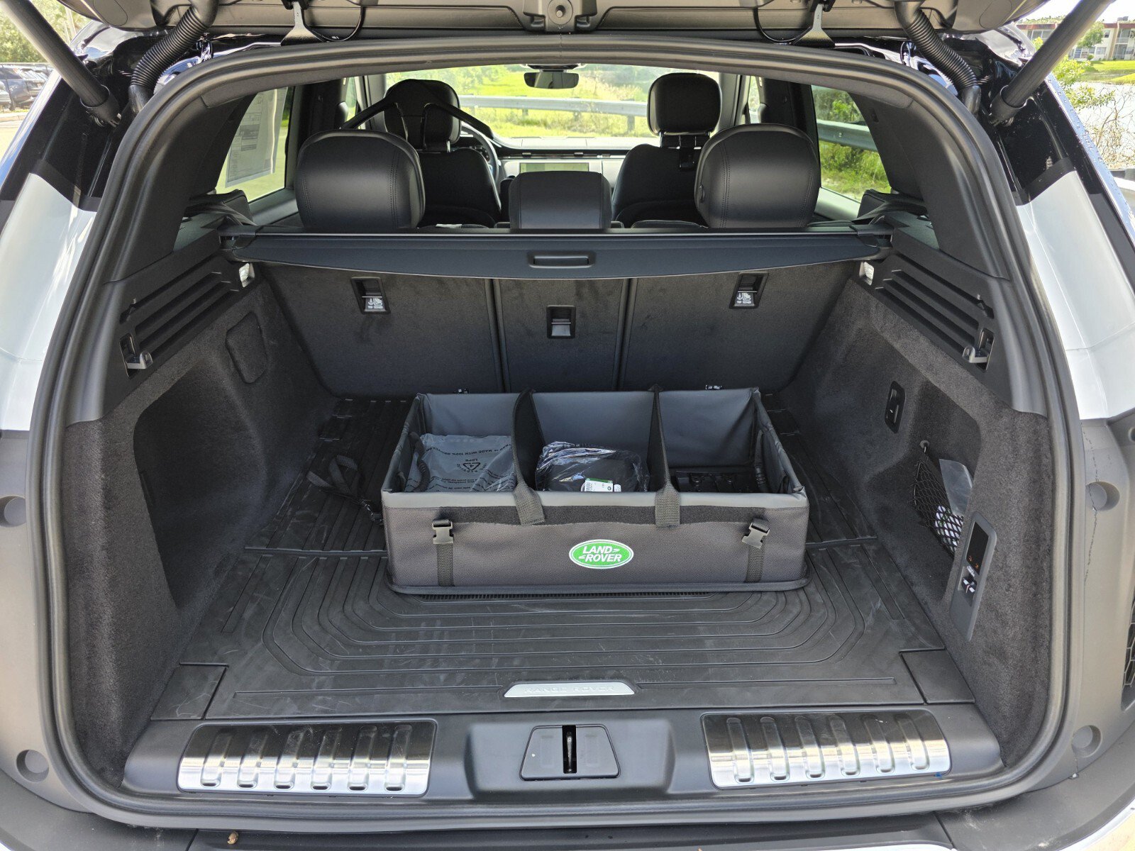 New 2027 Land Rover Range Rover Sport Dynamic SE AWD/4WD image 14