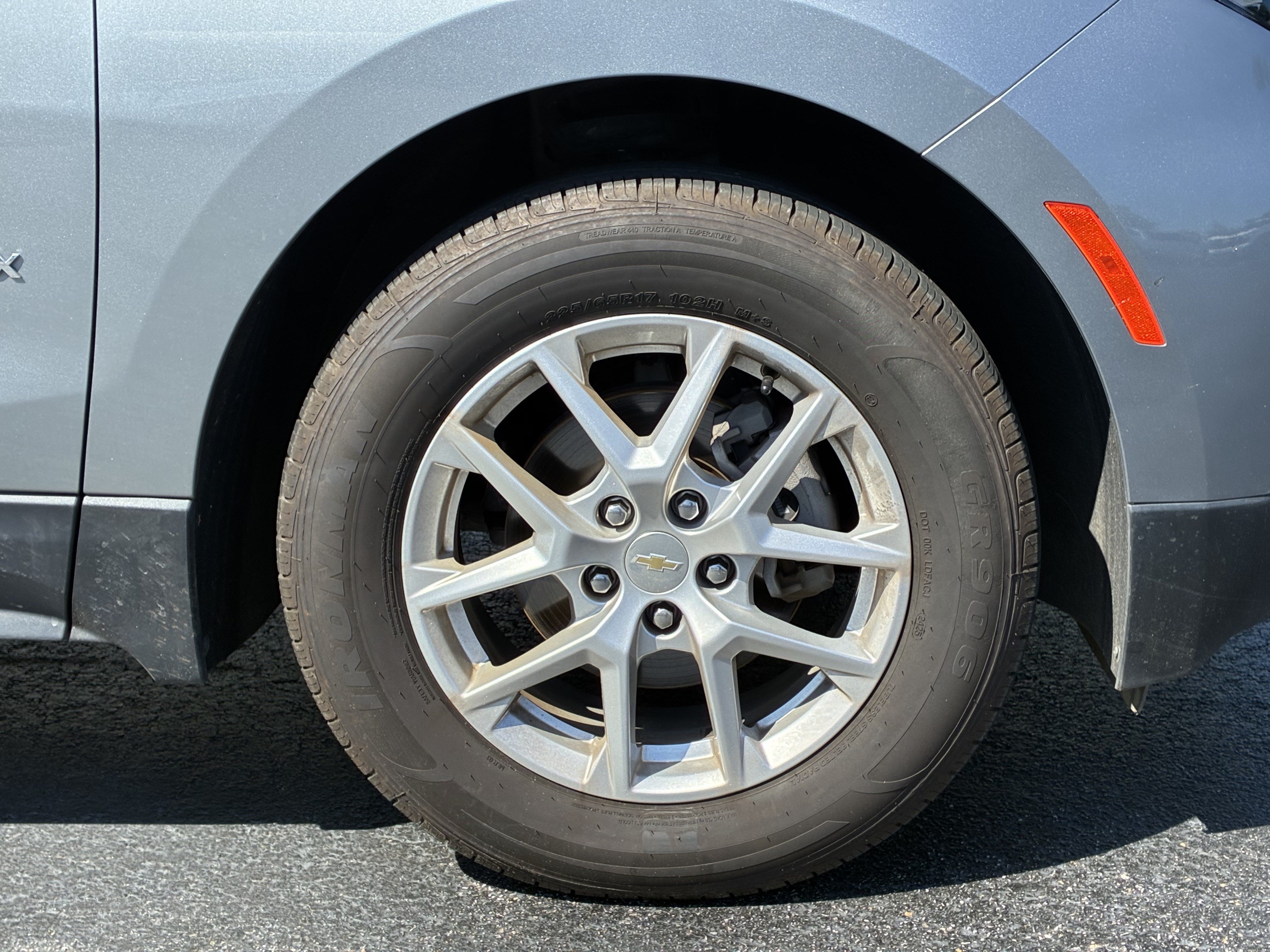 Used 2024 Chevrolet Equinox LT FWD image 6