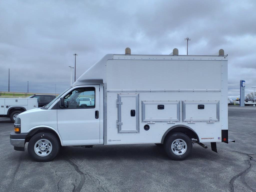 New 2025 Chevrolet Express 3500 w/ Power Convenience Package image 7