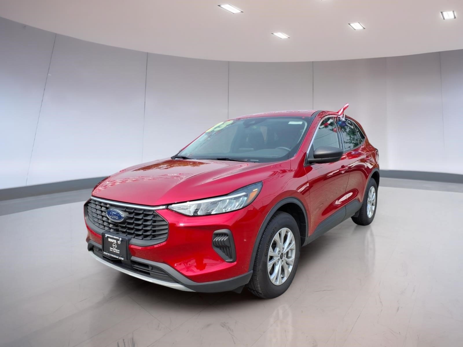 Used 2023 Ford Escape Active AWD/4WD image 2