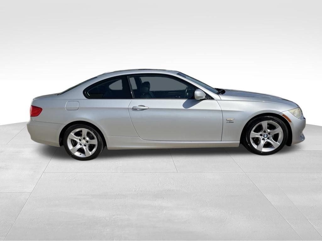 Used 2011 BMW 328i xDrive Coupe AWD/4WD image 4