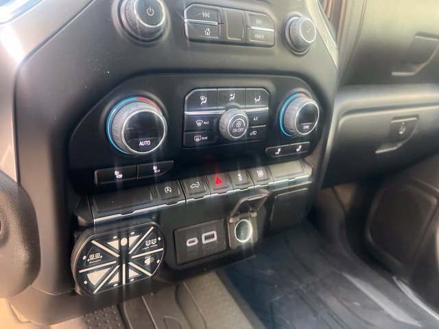 Used 2022 Chevrolet Silverado 1500 LT AWD/4WD image 12