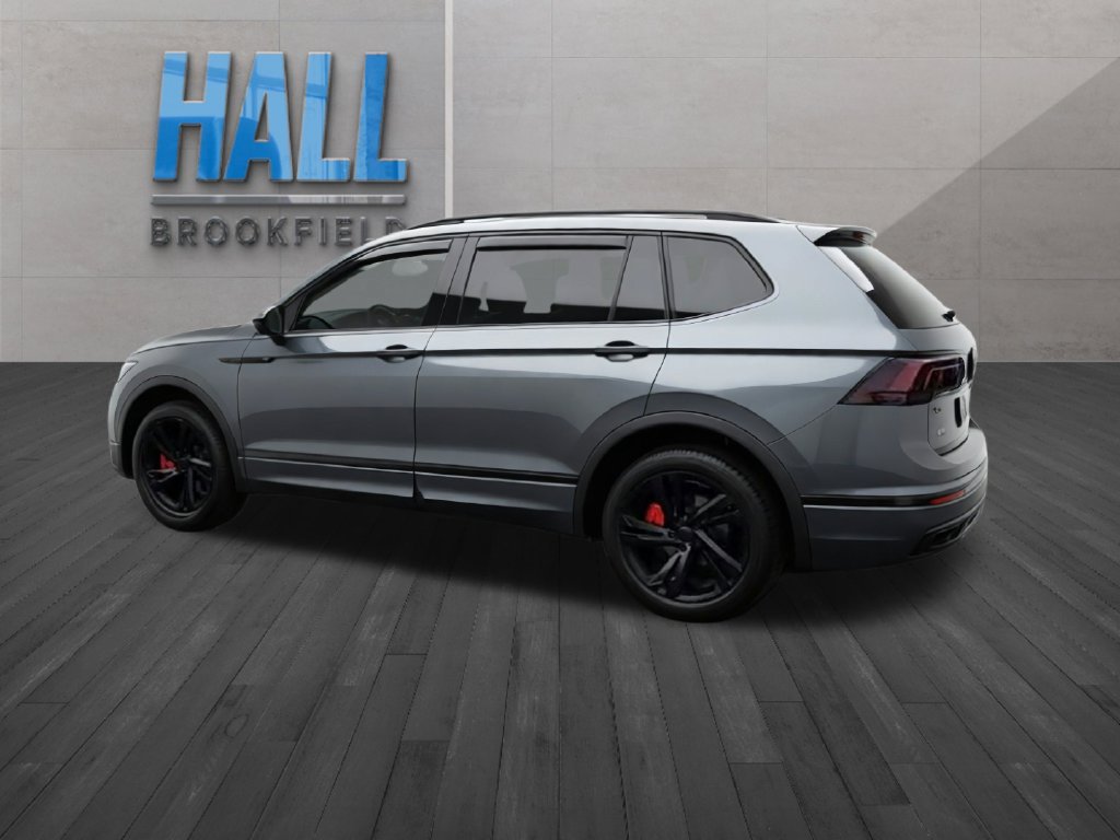 Used 2024 Volkswagen Tiguan SE R-Line AWD/4WD image 4
