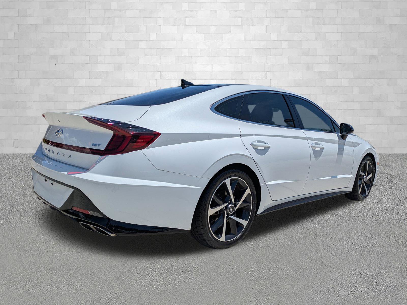 Certified 2023 Hyundai Sonata SEL Plus w/ Cargo Package FWD image 2