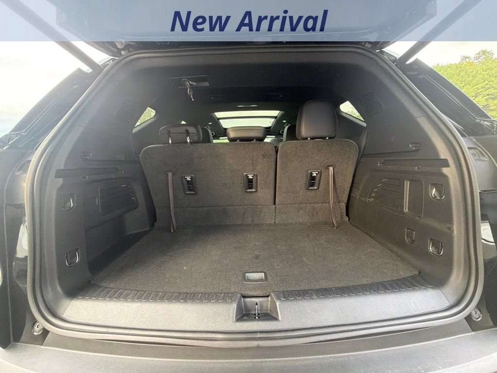 Used 2024 Chevrolet Traverse LT w/ Midnight/Sport Edition AWD/4WD image 10