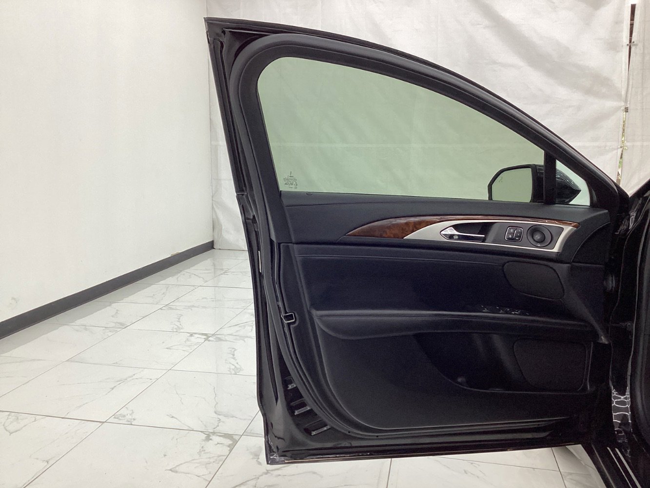 Used 2019 Lincoln MKZ Reserve w/ Reserve Plus Package AWD/4WD image 18