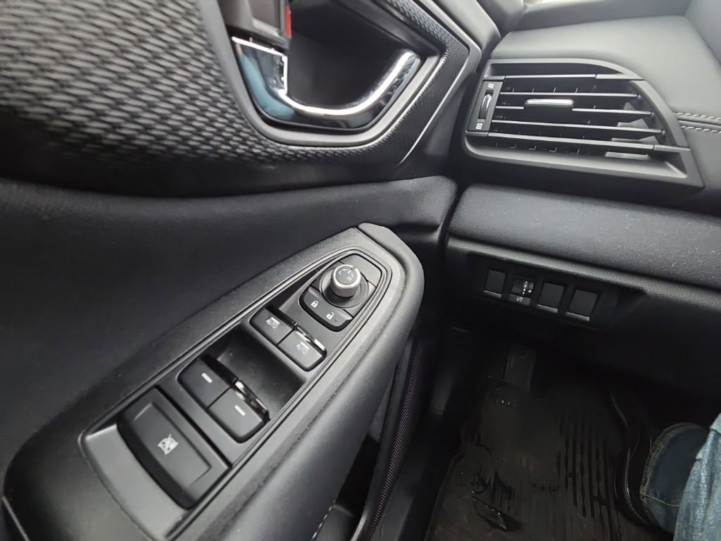 Used 2022 Subaru Outback Premium image 11