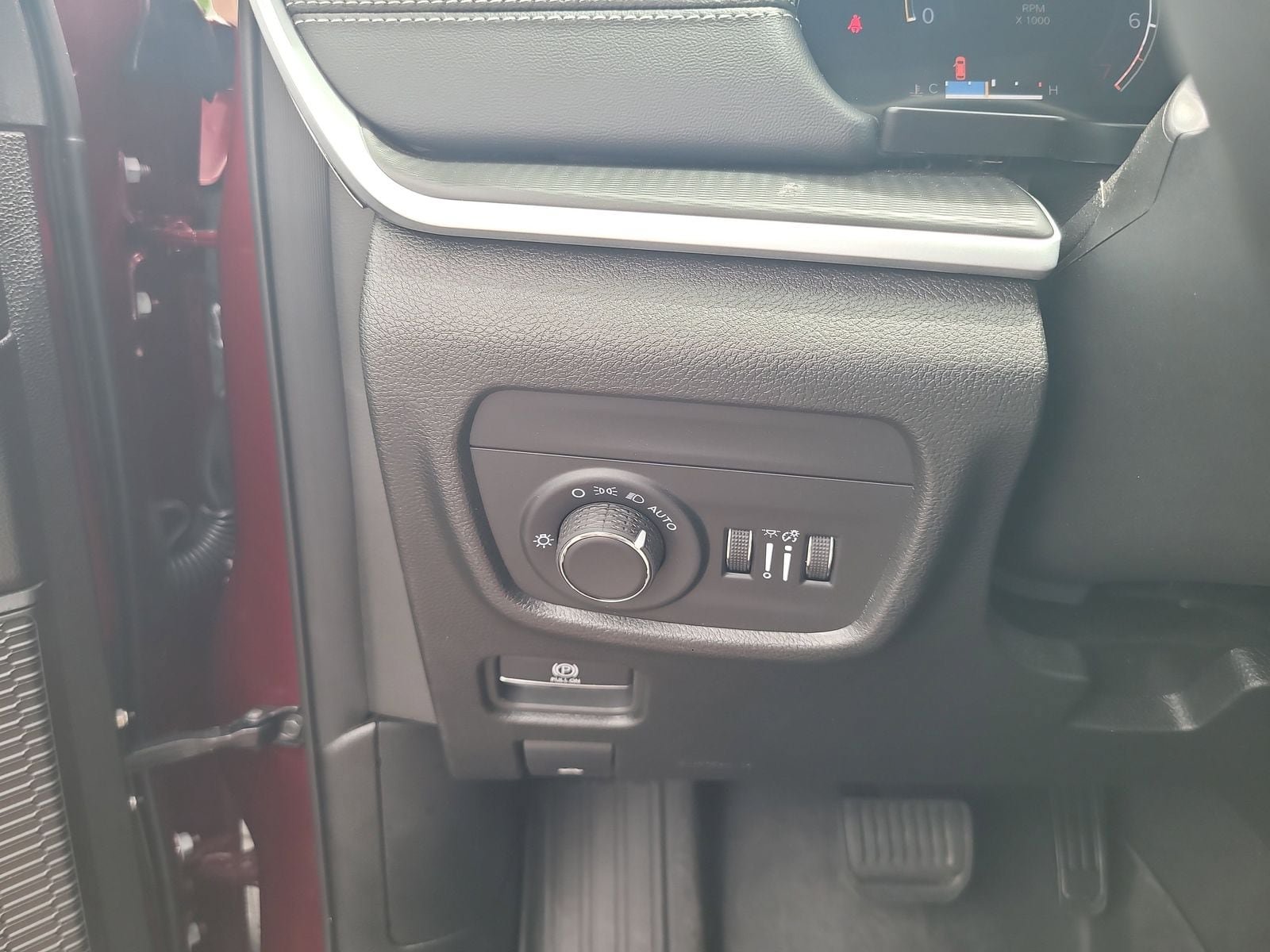 Used 2025 Jeep Grand Cherokee L Laredo AWD/4WD image 16
