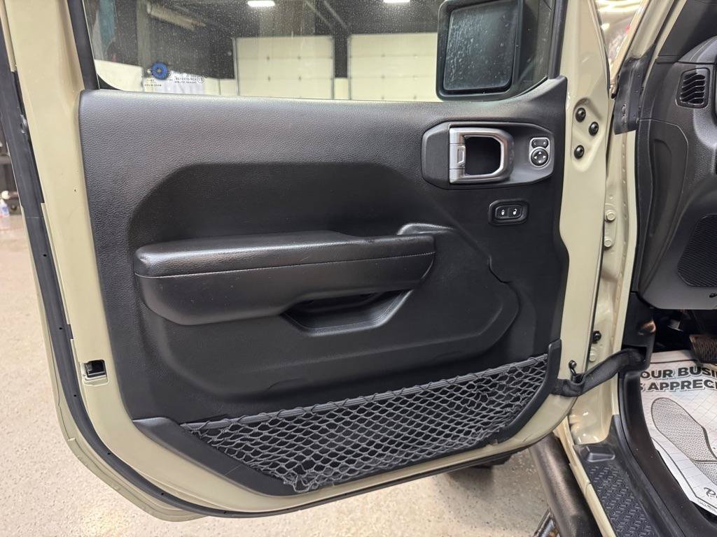 Used 2020 Jeep Gladiator Sport w/ Quick Order Package 24S AWD/4WD image 12