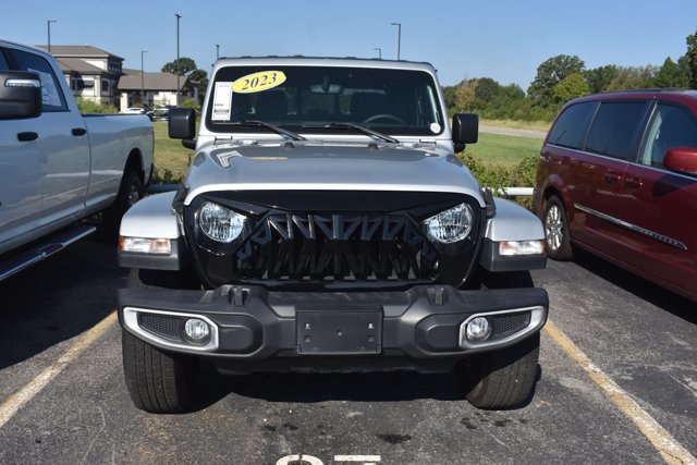 Used 2023 Jeep Gladiator Overland AWD/4WD image 2