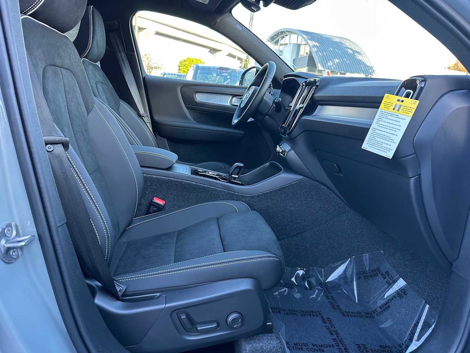 New 2026 Volvo XC40 B5 Ultra w/ Climate Package image 10