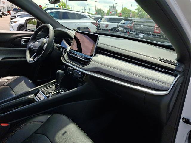 Certified 2023 Jeep Compass Latitude AWD/4WD image 11
