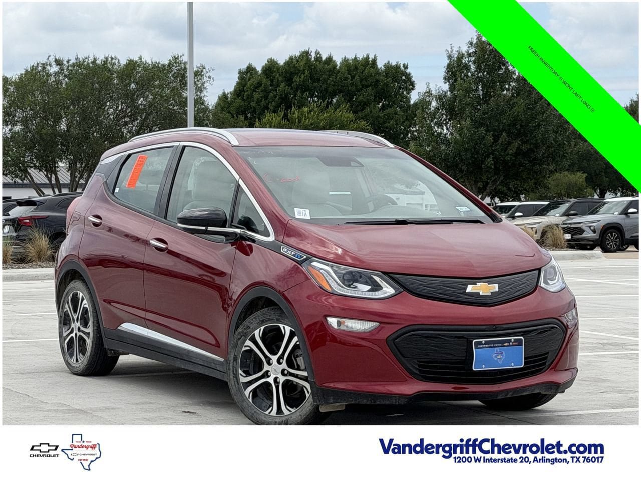 Used 2021 Chevrolet Bolt Premier w/ Infotainment Package FWD image 2