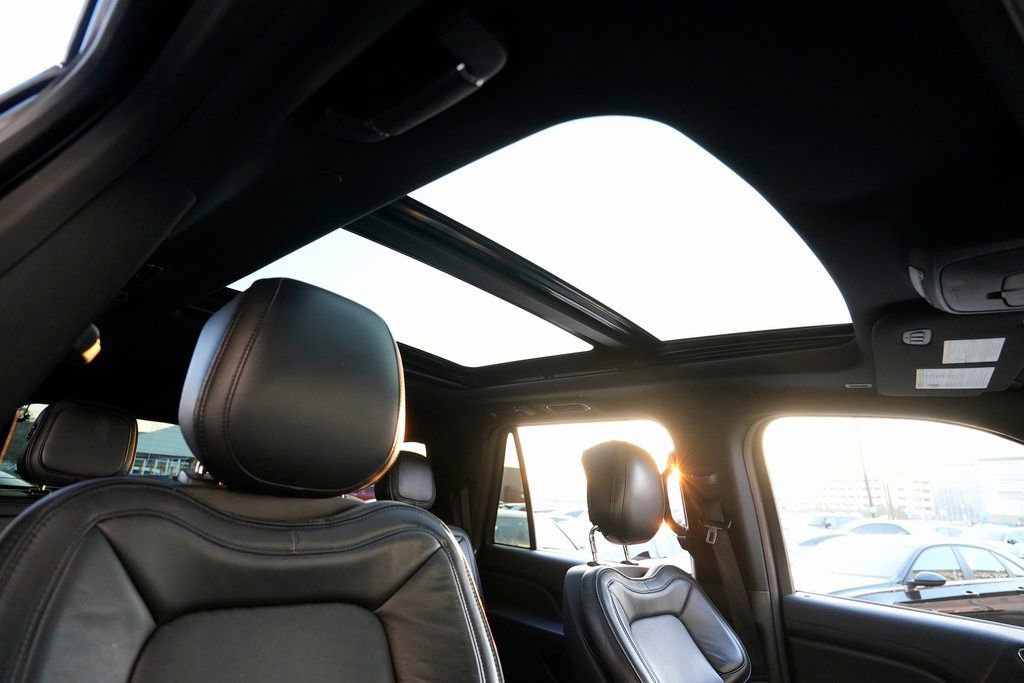 Used 2019 Lincoln Navigator Select image 25