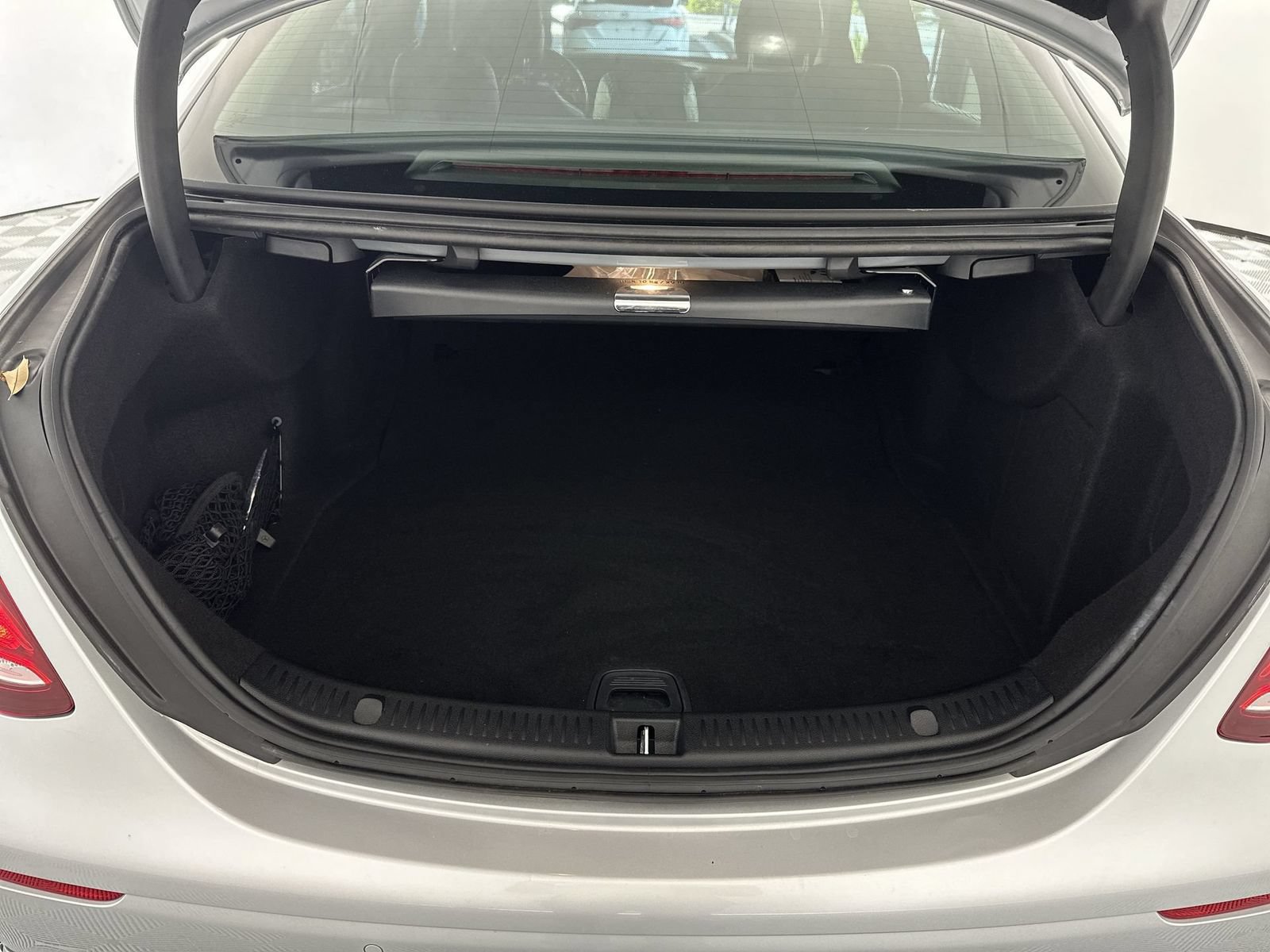 Used 2018 Mercedes-Benz E 300 4MATIC w/ Premium 2 Package (Q02) image 25