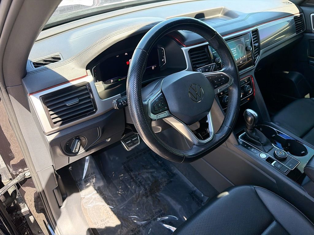 Used 2020 Volkswagen Atlas Cross Sport SEL R-Line AWD/4WD image 25